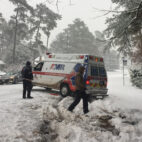 GoTreads helping Ambulance in snow